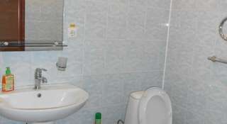 Гостиница Маяк Сургут Номер стандарт с 1 двуспальной кроватью-3